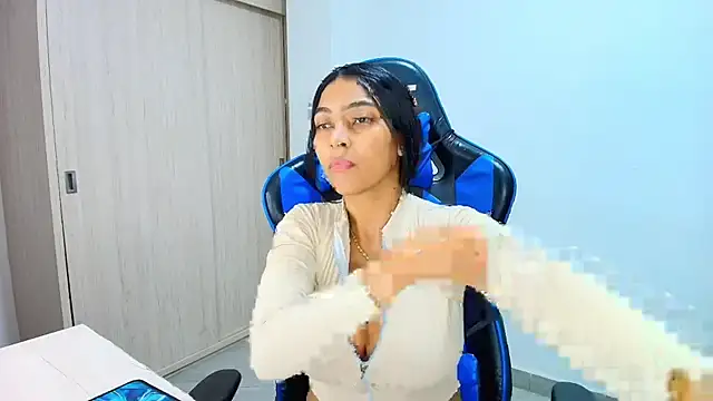 sophiax-x online show from 10/19/25, 02:47