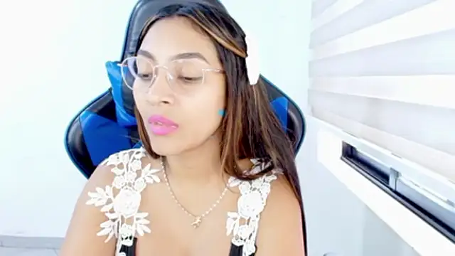 sophiax-x online show from 06/24/26, 10:40