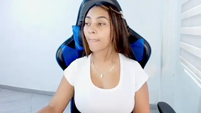 sophiax-x online show from 07/14/26, 09:54