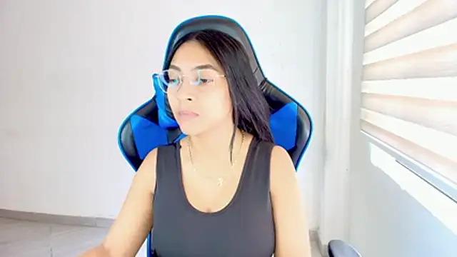 sophiax-x online show from 04/20/26, 02:51