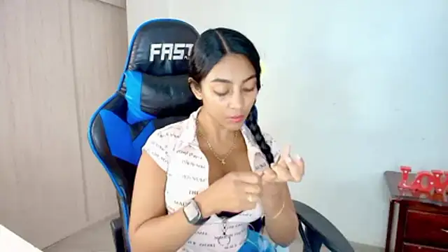 sophiax-x online show from 12/02/25, 05:36