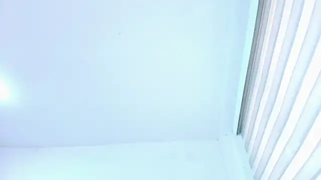 sophiax-x online show from 04/18/26, 07:07