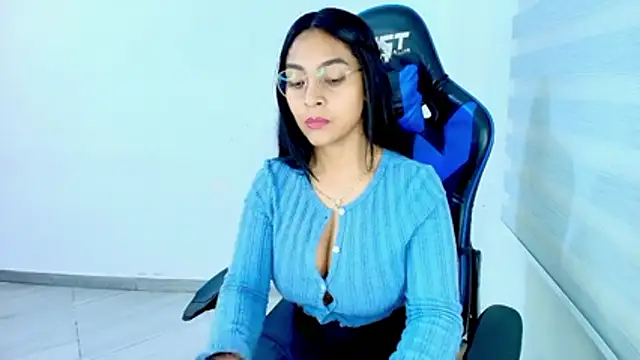 sophiax-x online show from 04/16/26, 11:51