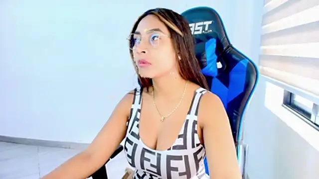 sophiax-x online show from 05/19/26, 03:08