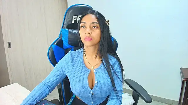 sophiax-x online show from 10/03/25, 11:56