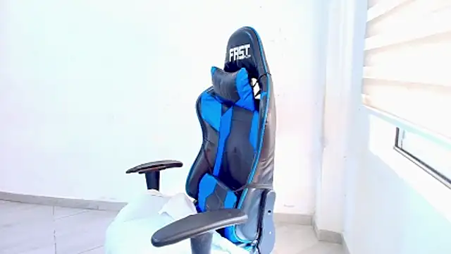 sophiax-x online show from 06/01/26, 03:44