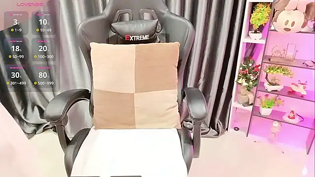 Yuki-yio online show from 11/10/25, 01:21