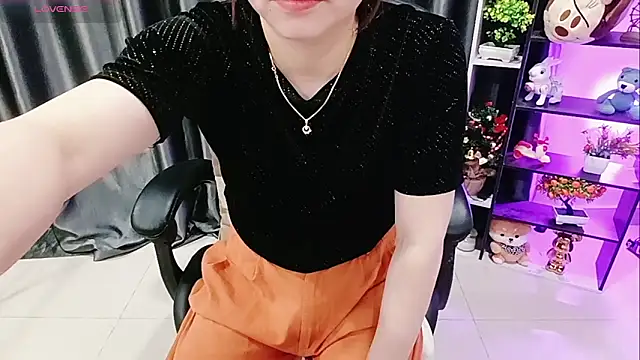 Snapshot of Yuki-yio chatting on 04/24/26, 01:18 Yuki-yio online show from 04/24/26, 01:18