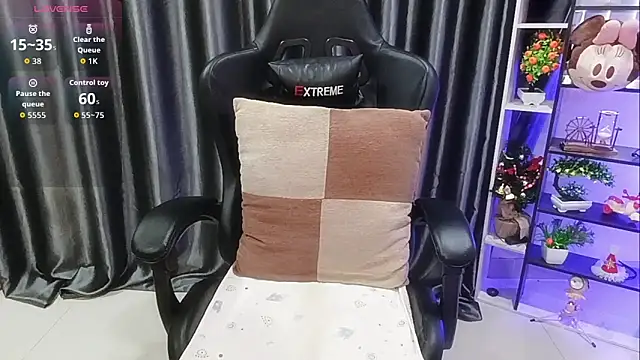 Yuki-yio online show from 10/29/25, 01:15