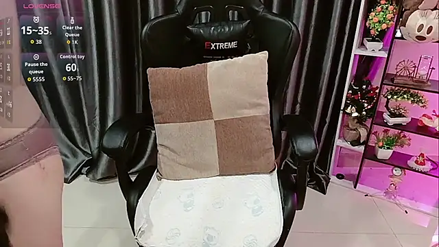 Yuki-yio online show from 11/14/25, 01:42