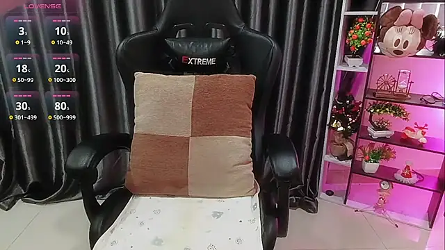 Yuki-yio online show from 10/27/25, 01:50