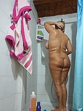 Snapshot of CRHYSTEL chatting on 02/14/25, 03:05 CRHYSTEL online show from 02/14/25, 03:05