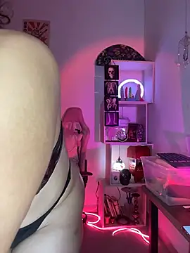 Emma Wish online show from 12/13/25, 08:04