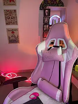 Emma Wish online show from 11/14/25, 09:29