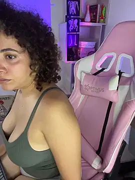 Snapshot of Emma_Wish chatting on 02/08/26, 01:25 Emma Wish online show from 02/08/26, 01:25