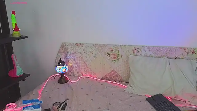 Snapshot of Emma_Wish chatting on 02/25/26, 05:35 Emma Wish online show from 02/25/26, 05:35