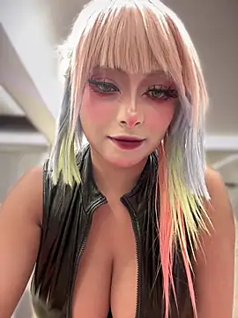 seraphine23 online show from 12/21/25, 12:35