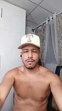 Snapshot of thommerxxx chatting on 03/26/26, 05:06 thommerxxx online show from 03/26/26, 05:06