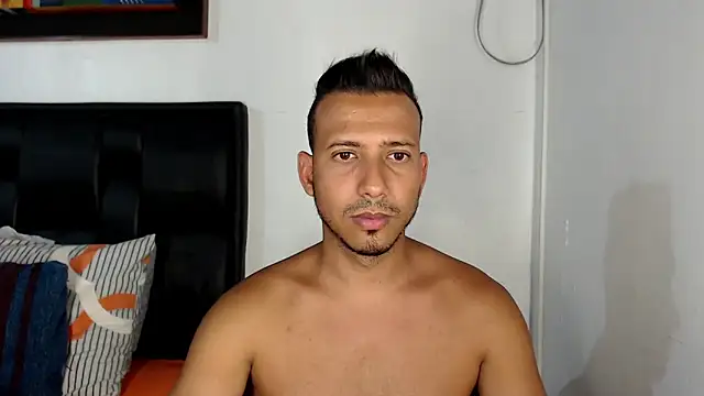 Snapshot of thommerxxx chatting on 01/22/25, 11:10 thommerxxx online show from 01/22/25, 11:10