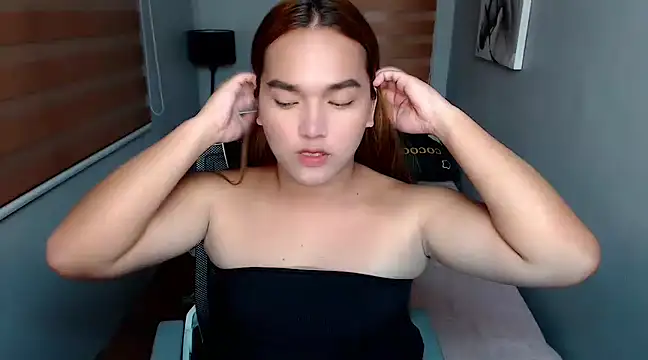 Snapshot of MoaningKylie chatting on 12/31/24, 01:19 MoaningKylie online show from 12/31/24, 01:19