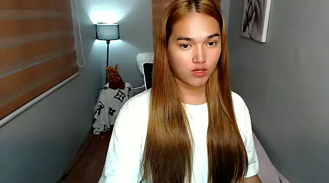 Snapshot of MoaningKylie chatting on 12/07/24, 04:42 MoaningKylie online show from 12/07/24, 04:42