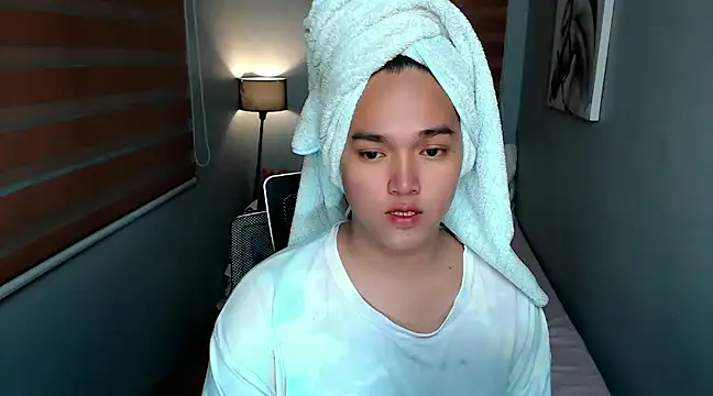 Snapshot of MoaningKylie chatting on 12/17/24, 09:07 MoaningKylie online show from 12/17/24, 09:07