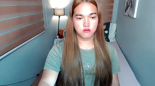 Snapshot of MoaningKylie chatting on 12/14/24, 03:28 MoaningKylie online show from 12/14/24, 03:28