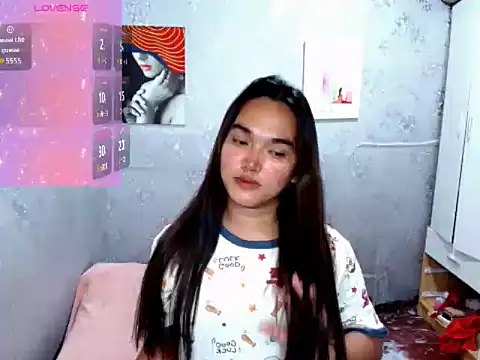 Snapshot of MoaningKylie chatting on 10/06/25, 03:51 MoaningKylie online show from 10/06/25, 03:51