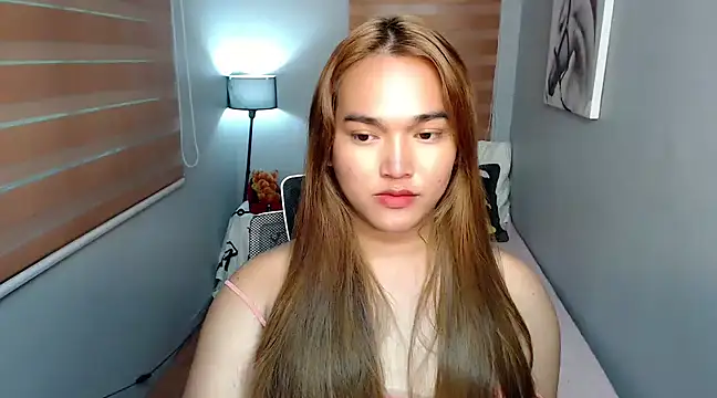 Snapshot of MoaningKylie chatting on 12/13/24, 02:21 MoaningKylie online show from 12/13/24, 02:21