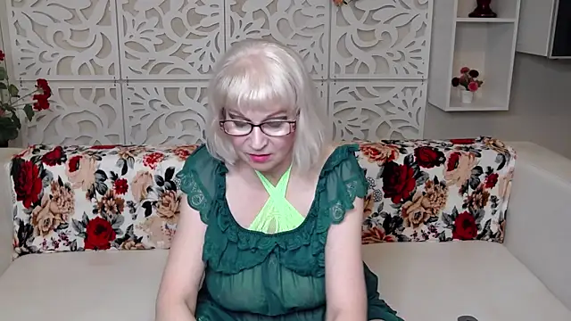 SquirtingMom online show from 04/22/26, 06:58