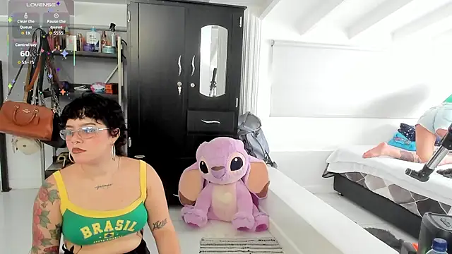 Amy art online show from 04/24/26, 09:39