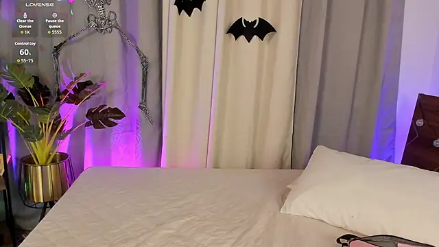 Amy art online show from 10/28/25, 08:30