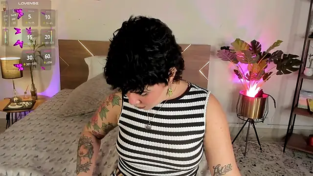 Amy art online show from 04/16/26, 09:39