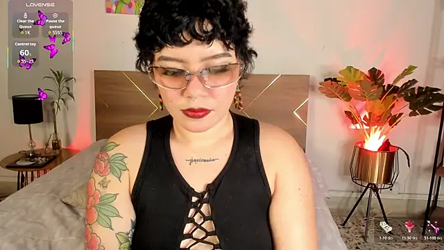 Amy art online show from 04/15/26, 09:15