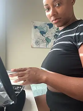 HoneyDripHer online show from 10/13/25, 01:34