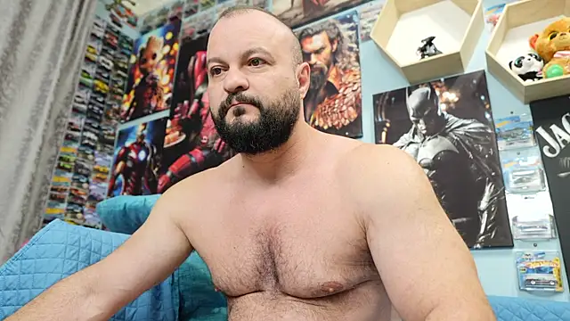 Snapshot of Muscle_Bear chatting on 09/19/25, 04:16 Muscle Bear online show from 09/19/25, 04:16