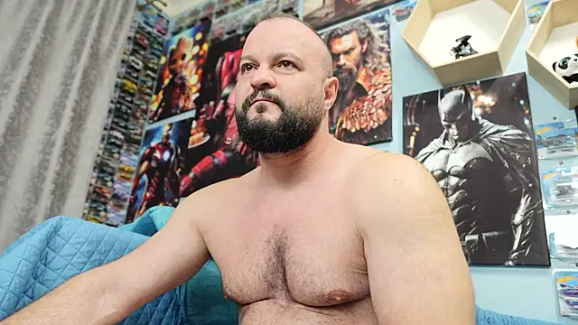 Snapshot of Muscle_Bear chatting on 10/22/25, 04:45 Muscle Bear online show from 10/22/25, 04:45
