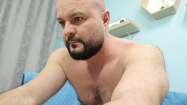 Snapshot of Muscle_Bear chatting on 02/23/25, 02:25 Muscle Bear online show from 02/23/25, 02:25