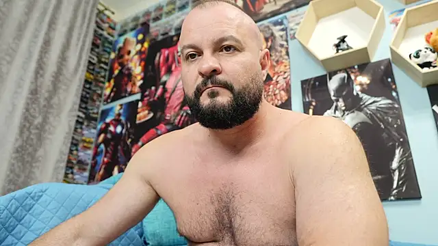 Snapshot of Muscle_Bear chatting on 09/13/25, 01:00 Muscle Bear online show from 09/13/25, 01:00