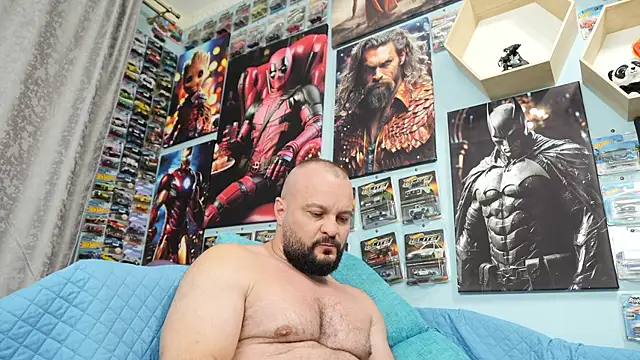 Snapshot of Muscle_Bear chatting on 09/19/25, 04:22 Muscle Bear online show from 09/19/25, 04:22