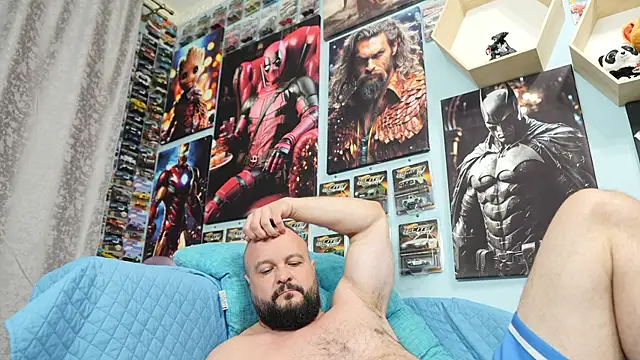 Snapshot of Muscle_Bear chatting on 09/15/25, 04:07 Muscle Bear online show from 09/15/25, 04:07