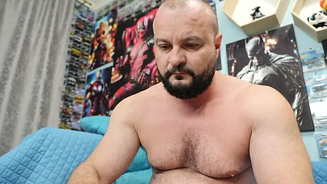 Snapshot of Muscle_Bear chatting on 10/14/25, 05:57 Muscle Bear online show from 10/14/25, 05:57