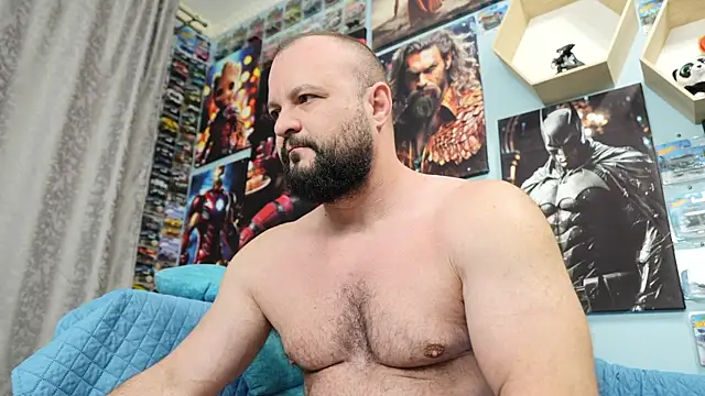 Snapshot of Muscle_Bear chatting on 10/26/25, 05:08 Muscle Bear online show from 10/26/25, 05:08