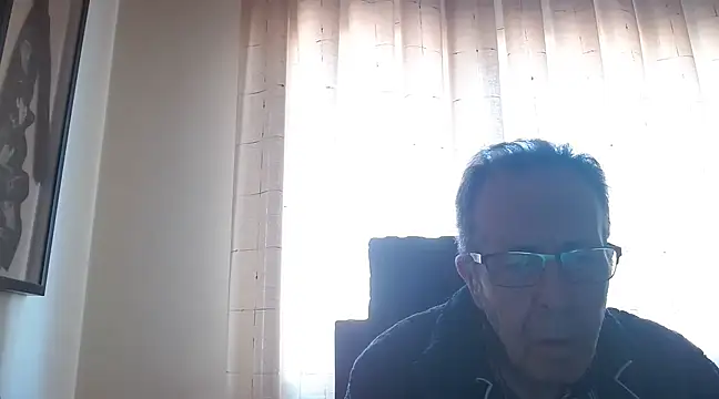 Snapshot of TonyComa chatting on 12/04/24, 01:58 TonyComa online show from 12/04/24, 01:58