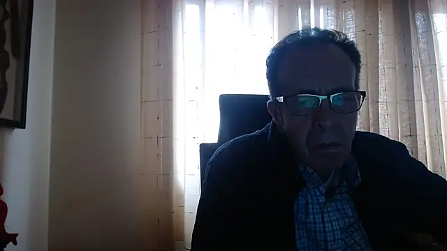 Snapshot of TonyComa chatting on 12/20/25, 02:09 TonyComa online show from 12/20/25, 02:09