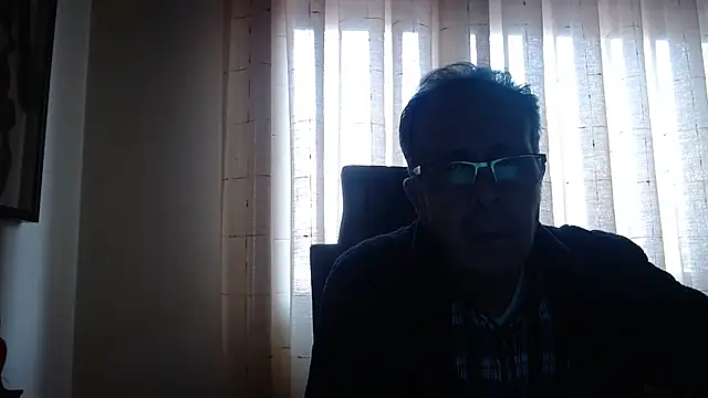 Snapshot of TonyComa chatting on 12/01/25, 03:13 TonyComa online show from 12/01/25, 03:13