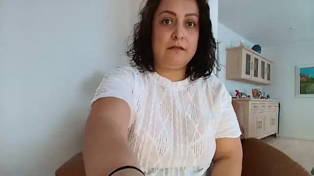 Snapshot of dalila_sandersxxx chatting on 12/16/25, 12:31 dalila sandersxxx online show from 12/16/25, 12:31