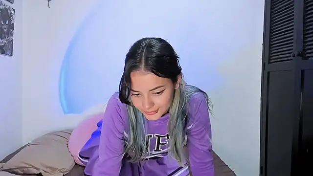 Abby Saenz01 online show from 10/30/25, 10:28