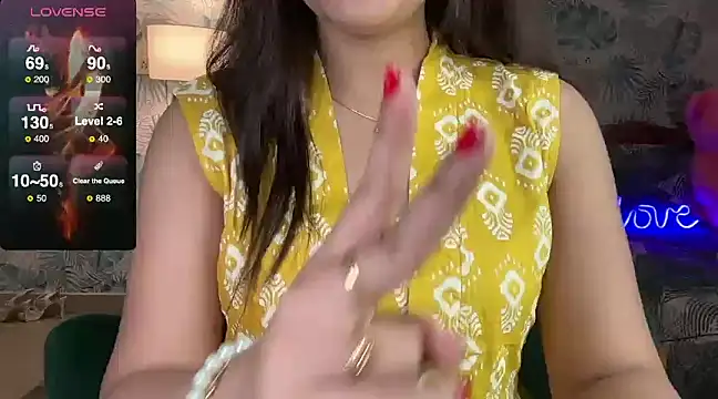 Snapshot of Sizzling__ZAARA chatting on 01/24/25, 04:39 Sizzling ZAARA online show from 01/24/25, 04:39