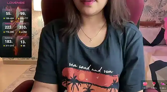 Snapshot of Sizzling__ZAARA chatting on 02/23/25, 11:44 Sizzling ZAARA online show from 02/23/25, 11:44